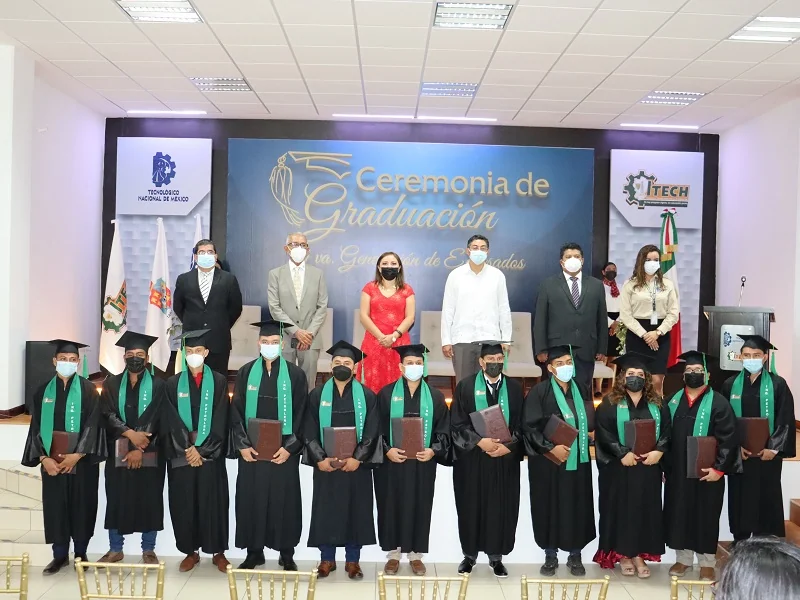 Ceremonia de Graduación de la 14va Generación de Egresados — fotografía 1