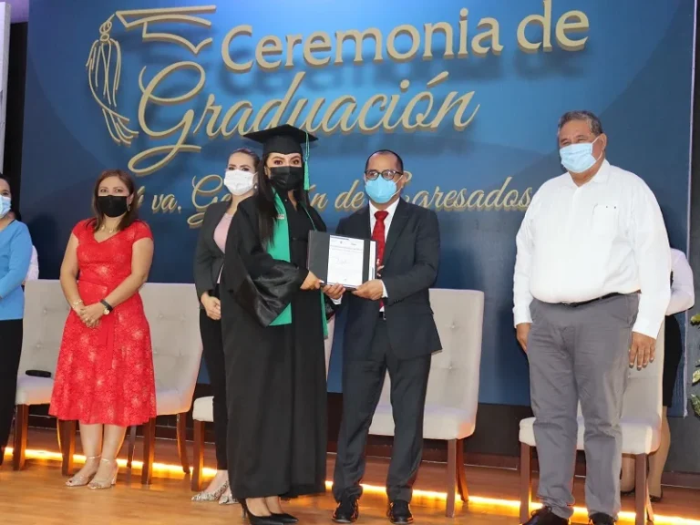 Ceremonia de Graduación de la 14va Generación de Egresados — fotografía 11