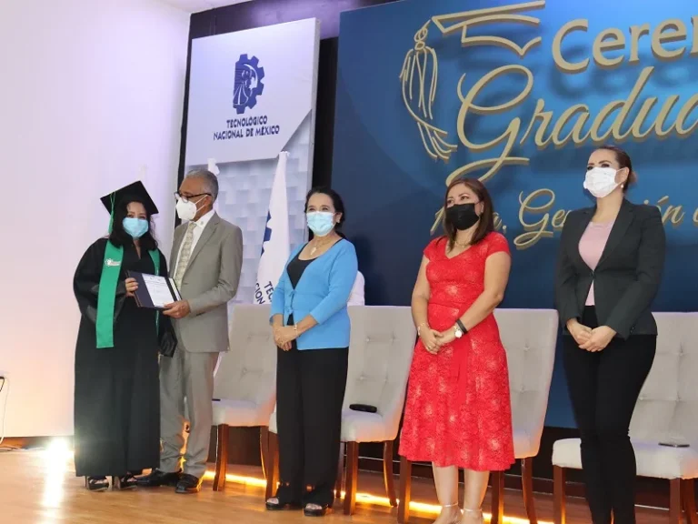 Ceremonia de Graduación de la 14va Generación de Egresados — fotografía 15