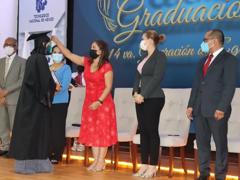 Ceremonia de Graduación de la 14va Generación de Egresados — fotografía 2