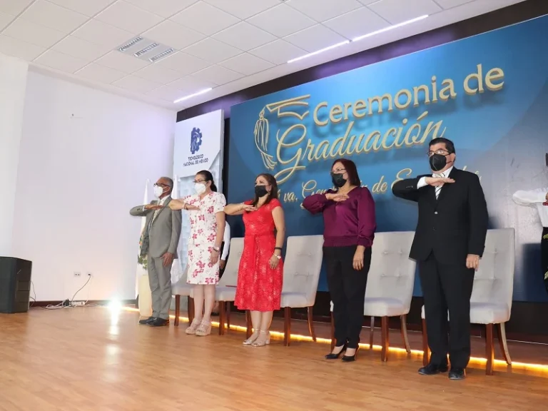 Ceremonia de Graduación de la 14va Generación de Egresados — fotografía 4