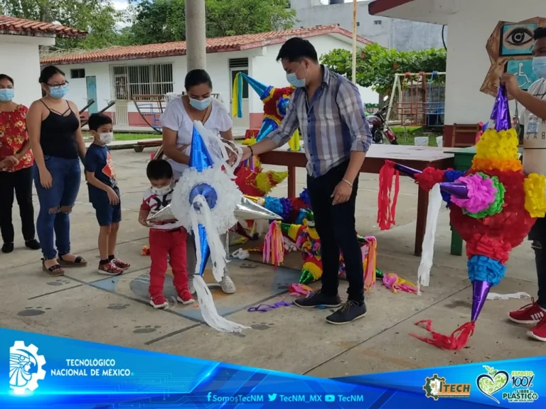 Estudiantes del TecNM Campus La Chontalpa donan piñatas — fotografía 5