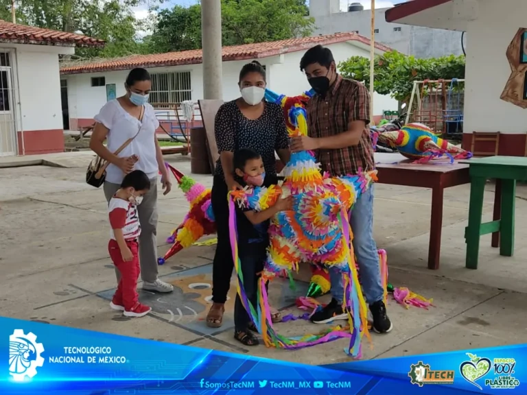 Estudiantes del TecNM Campus La Chontalpa donan piñatas — fotografía 6