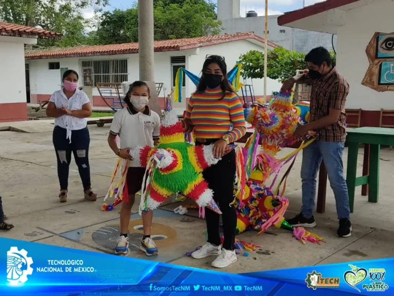 Estudiantes del TecNM Campus La Chontalpa donan piñatas — fotografía 7