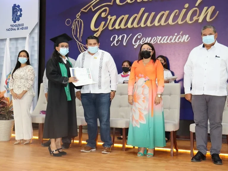Ceremonia de Graduación de la 15va. Generación. — fotografía 12