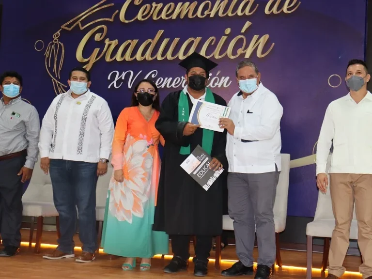 Ceremonia de Graduación de la 15va. Generación. — fotografía 14