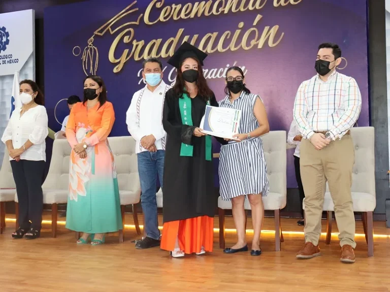 Ceremonia de Graduación de la 15va. Generación. — fotografía 18