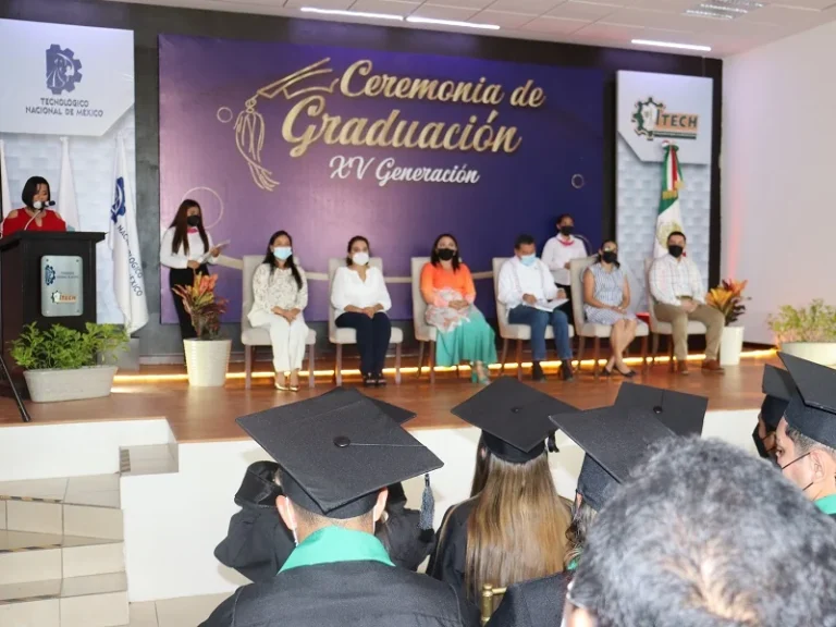 Ceremonia de Graduación de la 15va. Generación. — fotografía 2
