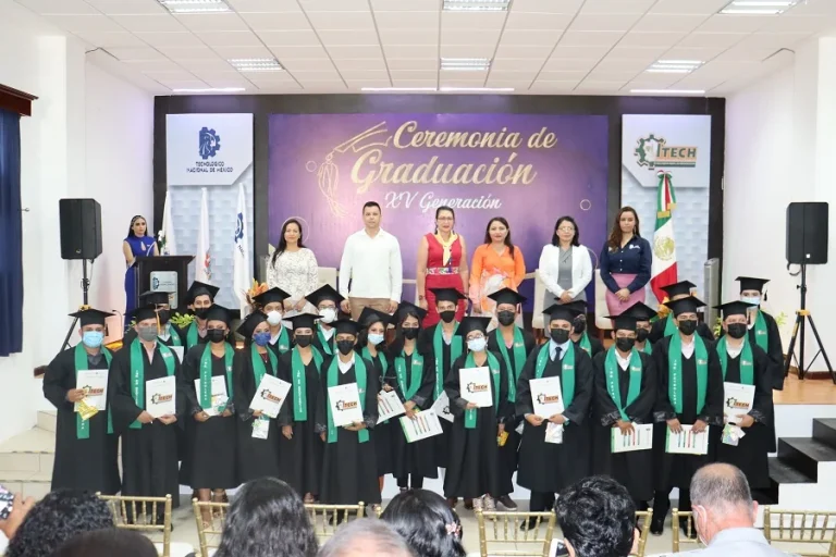 Ceremonia de Graduación de la 15va. Generación. — fotografía 23