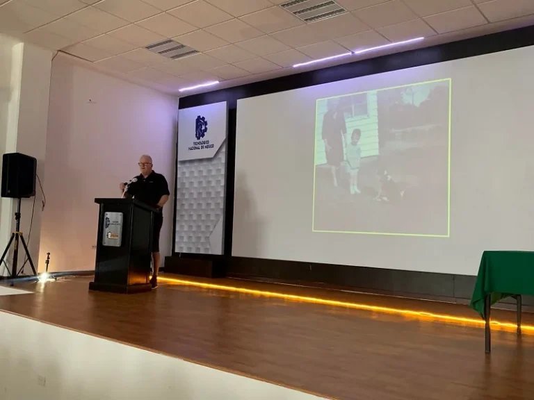 El Campus La Chontalpa recibe a Mark. W Chamberlain con una ponencia magistral. — fotografía 5