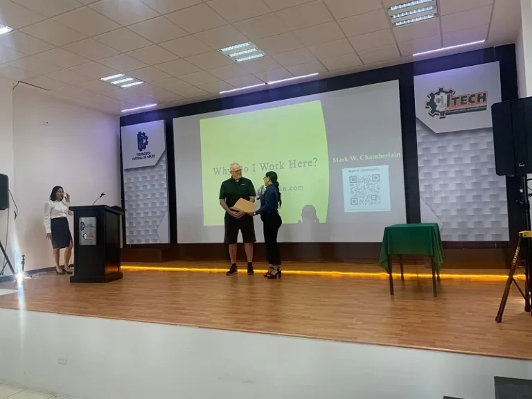 El Campus La Chontalpa recibe a Mark. W Chamberlain con una ponencia magistral. — fotografía 7