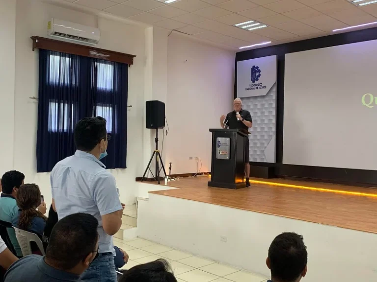 El Campus La Chontalpa recibe a Mark. W Chamberlain con una ponencia magistral. — fotografía 9