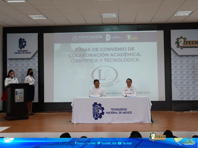 Firma de convenio de colaboración con la empresa L.A. Custom Designer, Inc. — fotografía 1