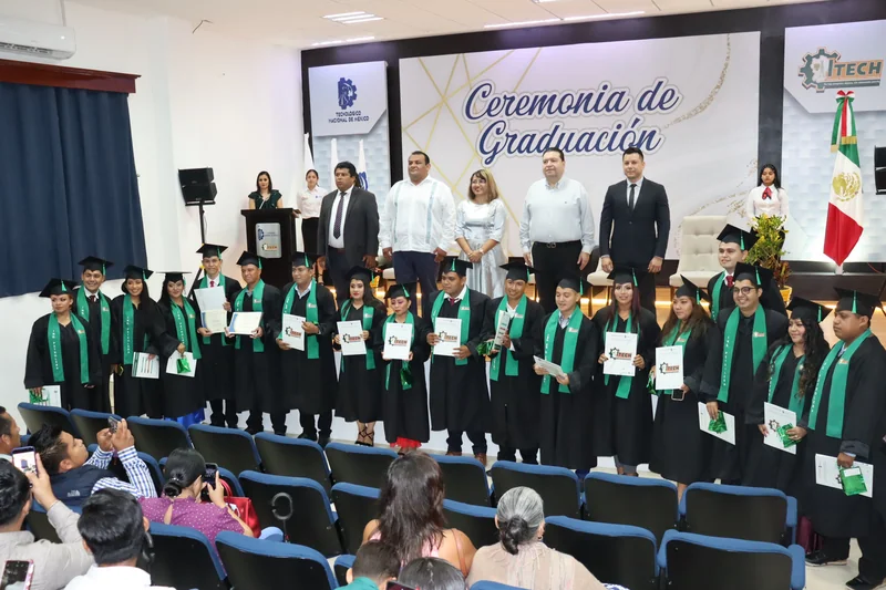 Ceremonia de graduación de la 16vo. Generación de Egresados. — fotografía 1