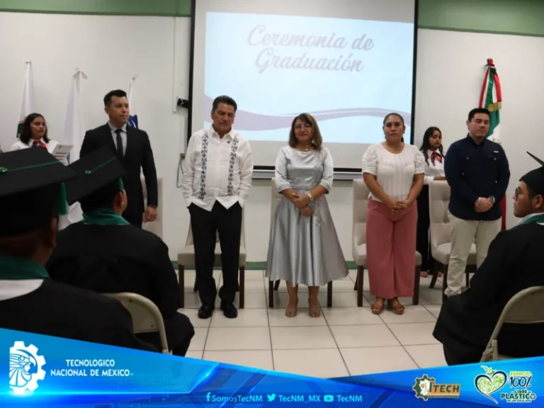 Ceremonia de graduación de la 16vo. Generación de Egresados. — fotografía 2