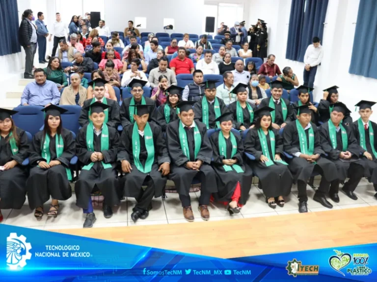 Ceremonia de graduación de la 16vo. Generación de Egresados. — fotografía 4