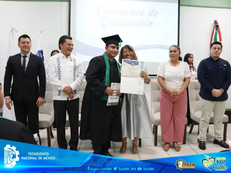Ceremonia de graduación de la 16vo. Generación de Egresados. — fotografía 5