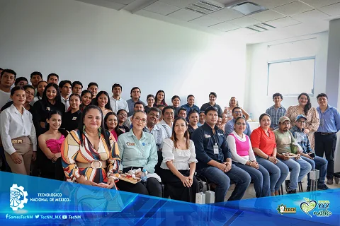 Presentación de trabajo colaborativo — fotografía 1