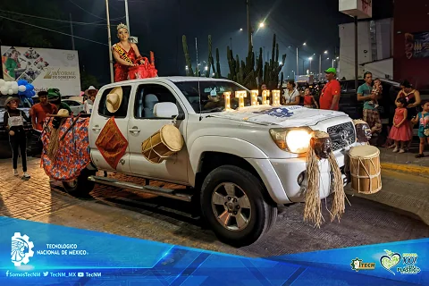 Participación en el desfile de carros alegóricos en el municipio de Jalpa de Méndez. — fotografía 1