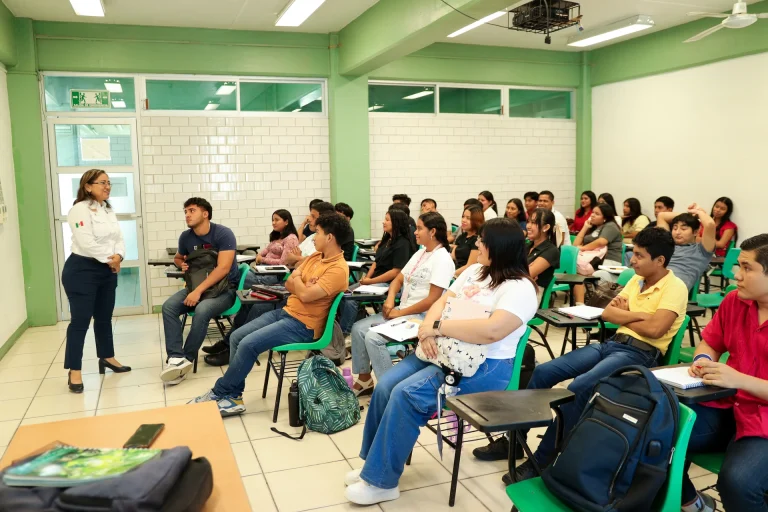 Bienvenida al ciclo escolar Agosto - Diciembre 2025 — fotografía 2