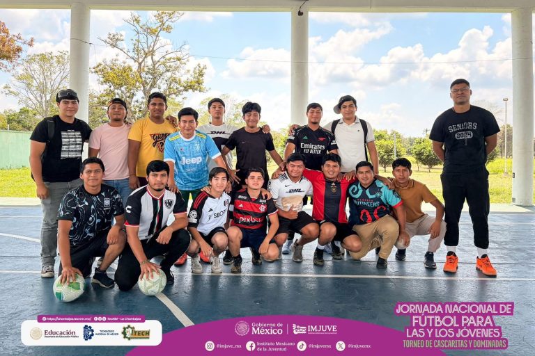 Torneo juvenil de fútbol y dominadas — fotografía 1