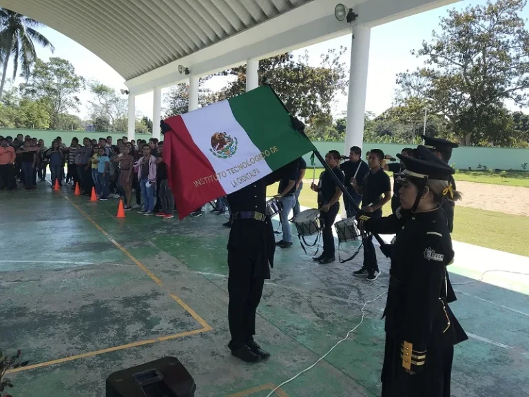 Acto cívico del mes de marzo y entrega de reconocimientos a los mejores promedios del periodo agosto-diciembre 2019 — fotografía 1