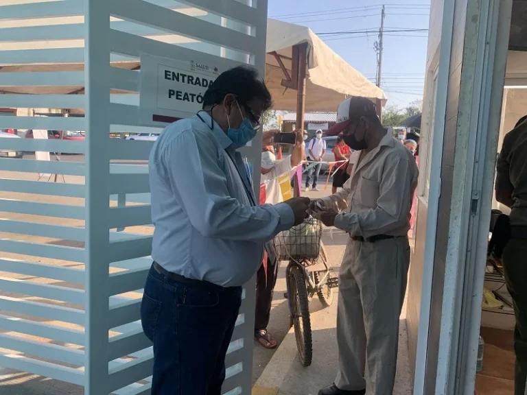 Inicio de campaña de vacunación contra COVID-19 en instalaciones ITECH — fotografía 3