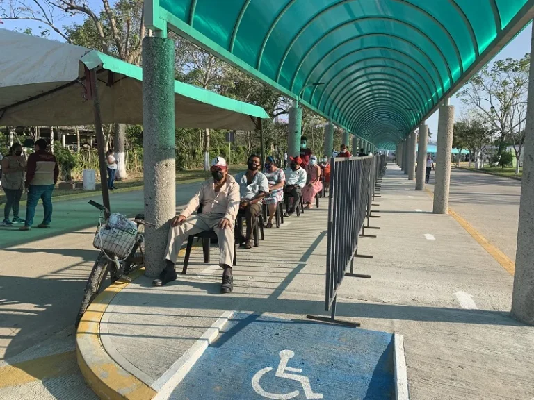 Inicio de campaña de vacunación contra COVID-19 en instalaciones ITECH — fotografía 4