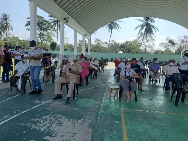 Inicio de campaña de vacunación contra COVID-19 en instalaciones ITECH — fotografía 6